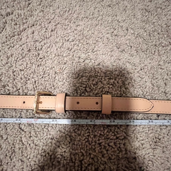 Louis Vuitton V tote MM - Picture 14 of 14